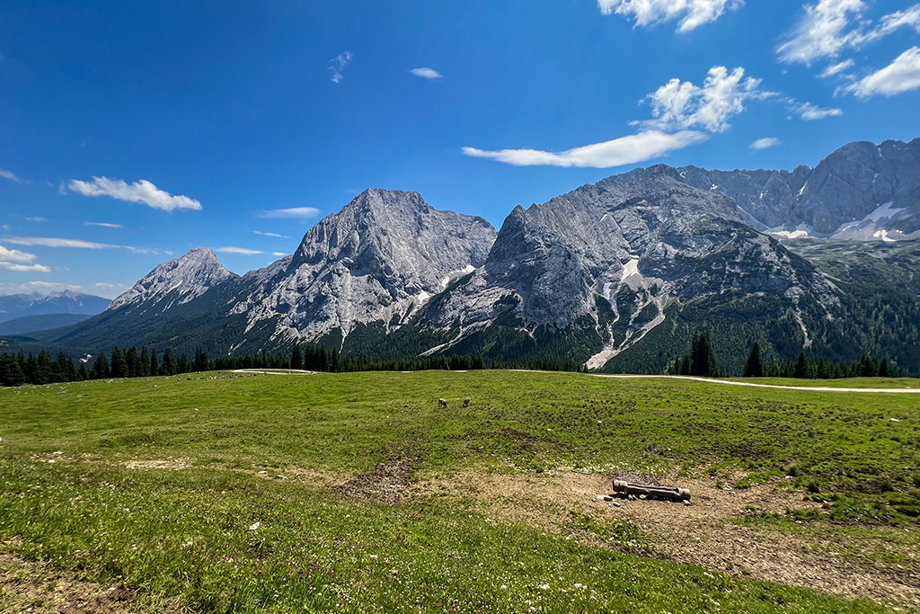 Ausblick von der Hochfeldern Alm