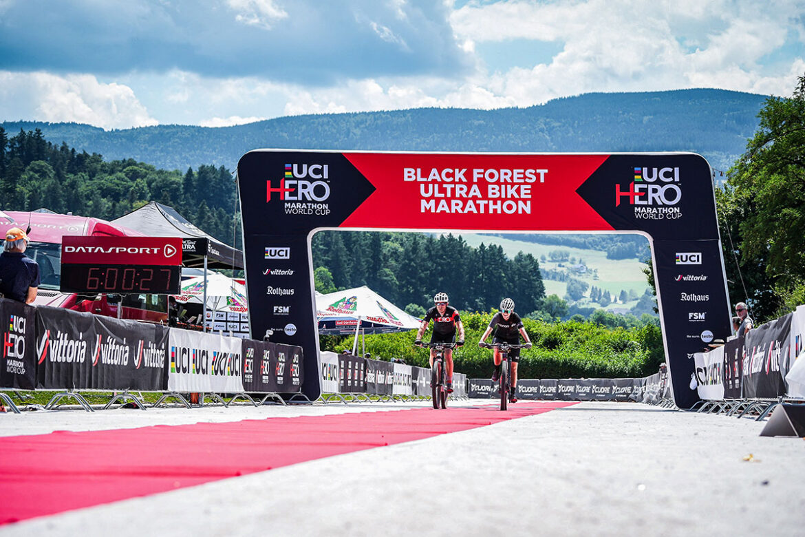 Zieleinlauf beim Black Forest ULTRA Bike